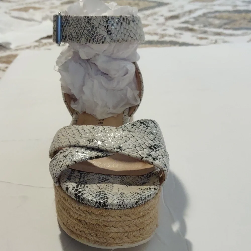 Chinese Laundry Snake Skin platform Sandals